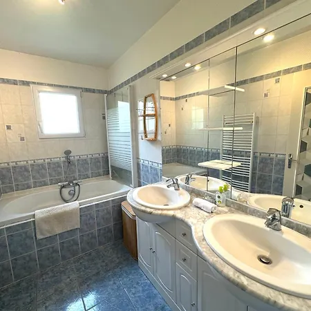 La Maison Des Cavaliers A Cote Du Haras Du Pin-5p Holiday home